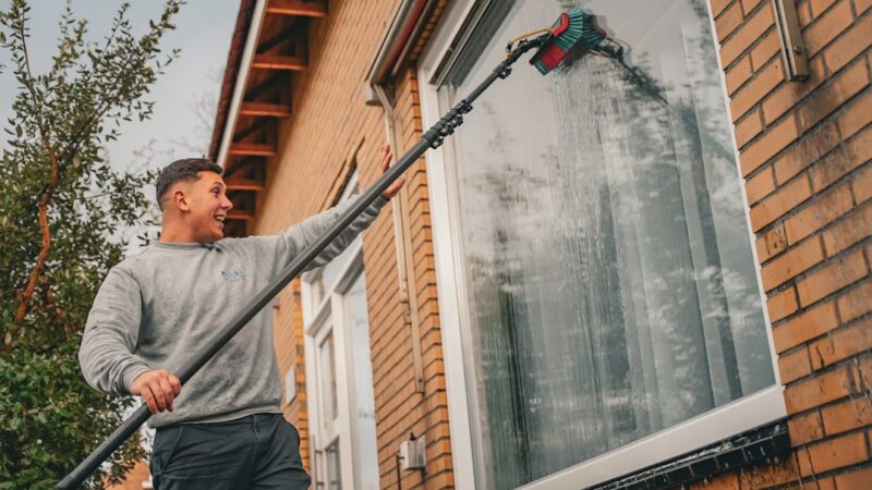 Vinduespudsning i Horsens: Få Strålende Ruder Med JF Polering